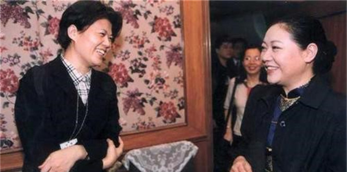打工女皇吴士宏 初中学历 在公司端茶送水 工作12年 年薪1亿