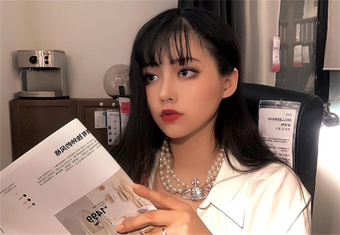 2021年，央美女学生假扮名媛，在高档场所白嫖21天，揭露残酷现实