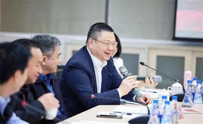 胡润富豪榜上这位教授被调查 这位教授究竟做了什么
