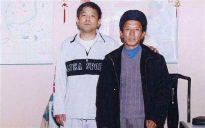 河北农民，先后3次与“外星人”同行，央视为他开设专栏节目解密