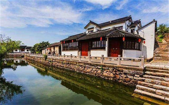 95年苏州现千年古墓 将水池抽干后发现入口 专家：撤退 不能挖