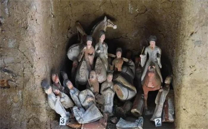 祁连山出土千年古墓 专家根本不敢看墓志铭（出土古墓）
