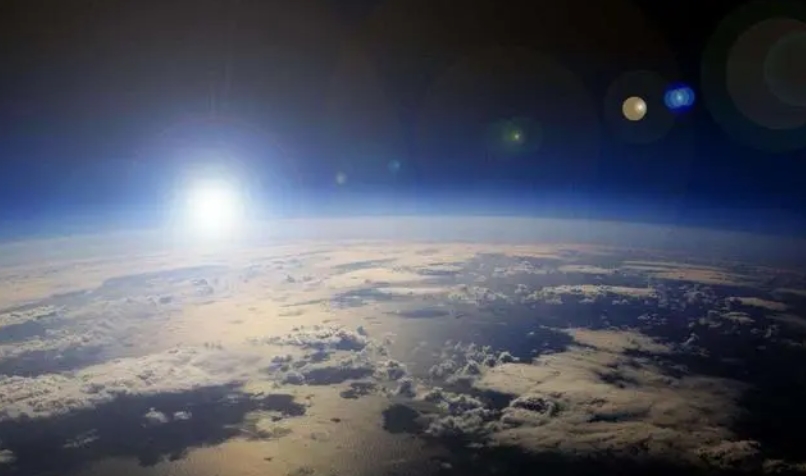 地球将变成火星？研究发现：每年都有几十万吨大气逃逸到太空