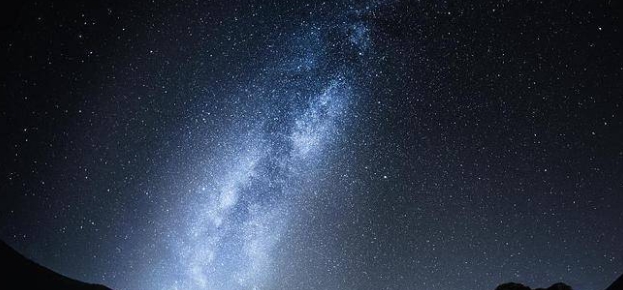 发达外星文明在地球附近丢下了信物？科学家突然提出到月球寻找！