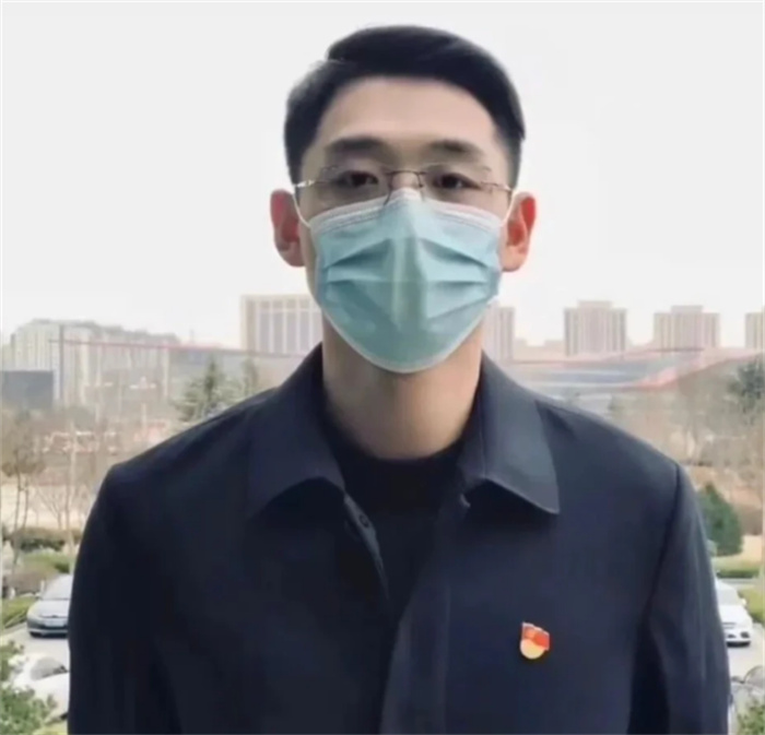 有这几个特征的男人 到了中年更有福气（体制脸）