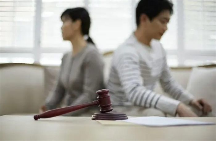 夫妻嫌上班赚钱慢拍淫秽视频 90后夫妻判刑10年