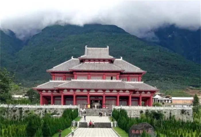 有武警看守的寺庙 和其他地方有何不同？（特殊寺庙）