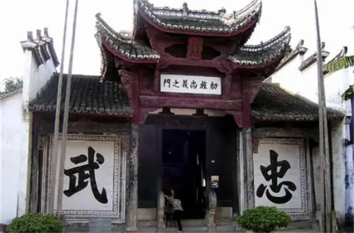 十分危险的村庄 十个人进去九个人出不来（危险村庄）