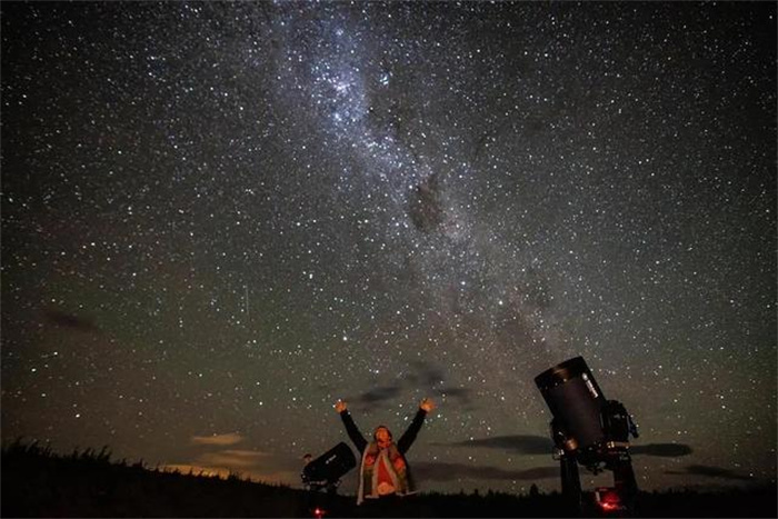 为何至今没有外星人  宇宙最后的文明 （宇宙太大）