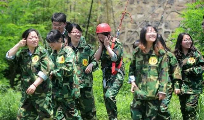 大学生特种兵式旅游  是不是折磨自己？（大学生旅游）