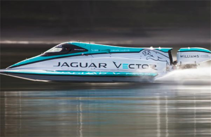 世界上最快的快艇 捷豹生产的电动快艇(高达142.6km/h)