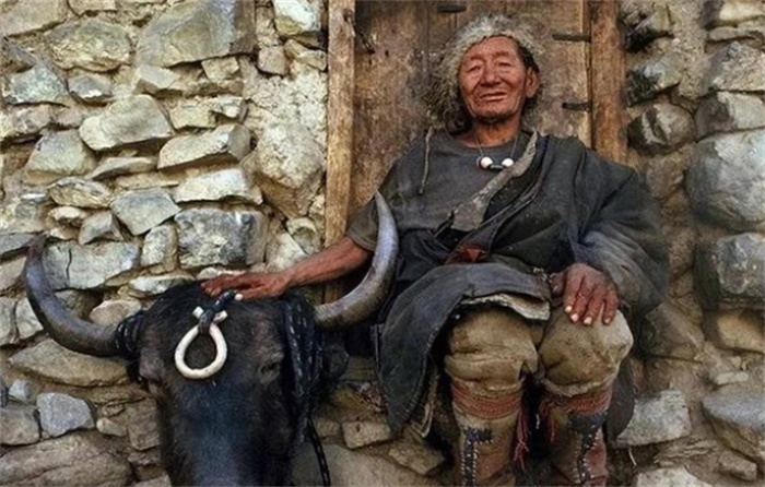 居住在喜马拉雅山的部落 没有和当代接轨（隐秘部落）