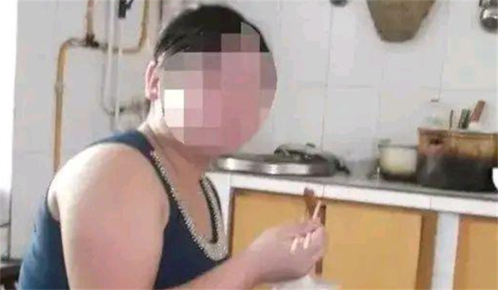 女子为了减肥不吃碳水 身体居然变成这样（强制减肥）