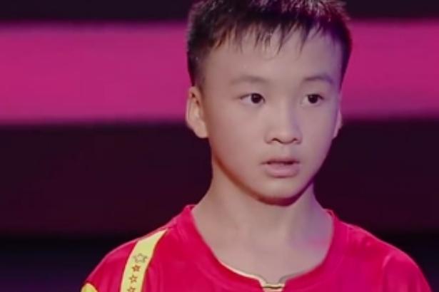 世界上跳绳最快最多的人 岑小林 (出生贵州)