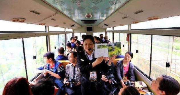 面对导游的强制消费 为什么游客们不反抗？（强制消费）