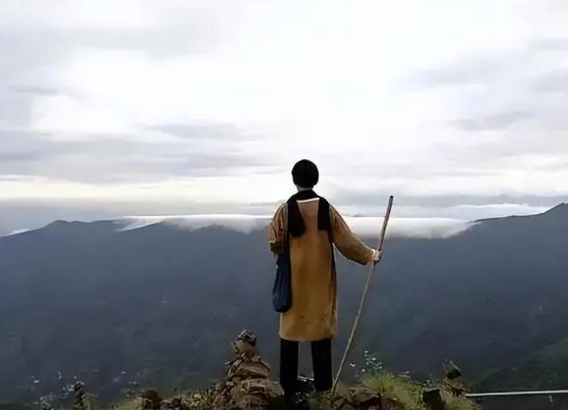 三步一跪七步一拜 这才是真正的苦行僧（苦行僧）