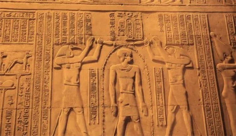 揭秘金字塔的建造之谜，谁才是幕后真正的建造者