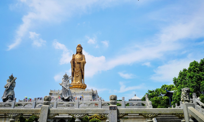 普陀山观音发怒 幻化成百米的蛇影刮起妖风（观音发怒）