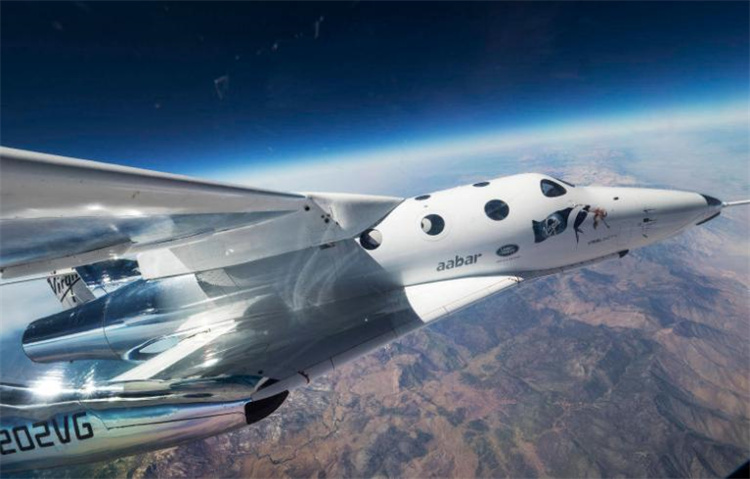 宇宙卫星在太空当中发现了一个闪光点，会不会是外星飞船正在航行