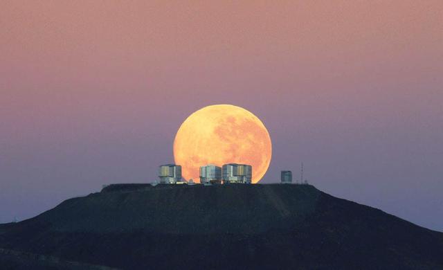 这颗星球非常适合人类生存，但是却不能动（人类移民）