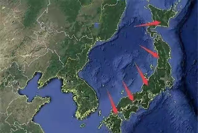 大自然力量是恐怖的人类在大自然中十分渺小（世界上的超级灾难）