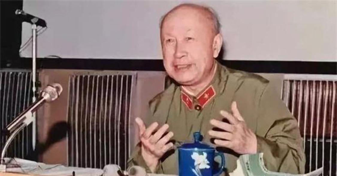 美国封锁技术，苏联撤回专家，中国原子弹之路有多难？