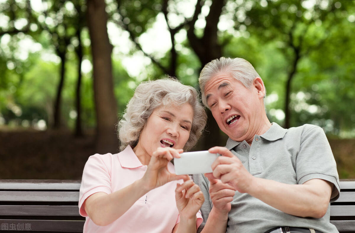 越老越快乐？我们对“老年人”有什么误解（老年人心理）