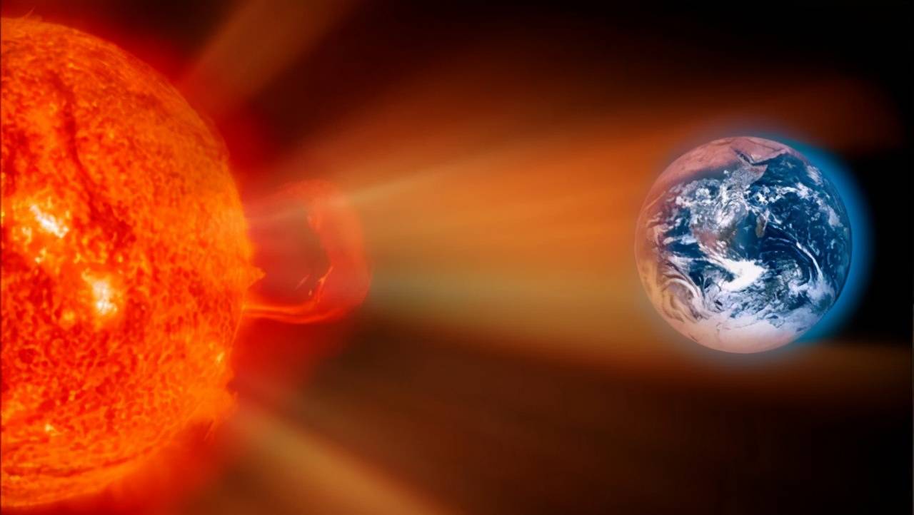 能容纳3个地球的太阳黑子，正“凝视”着地球（太阳变化）