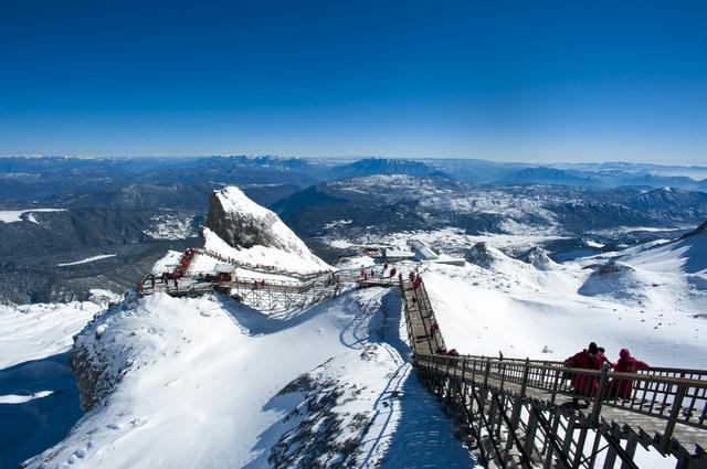 美丽的玉龙雪山，为何到现在都没人登顶（山峰奇景奥秘）