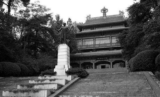揭秘中国极阴之地中山陵，惊现恐怖老头骇人听闻
