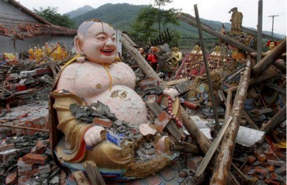 汶川地震灵异事件图片，陈坚的半张人脸最恐怖