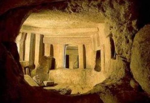 马耳他大地窖之谜，史前建筑惊现七千具骸骨，是未解之谜