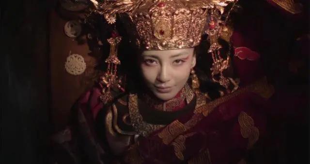 女子分娩昏了过去被埋入地下，专家打开女尸棺惊现一婴儿