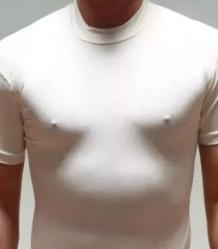 男性乳头和女性一样有乳房，并不是摆设，还能分泌（乳汁哺乳）