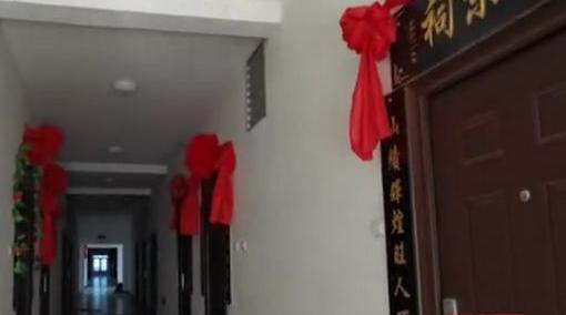 25万买房放骨灰盒，没人住这套楼，难道活人都不怕 （害怕死人）
