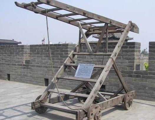 古代守城兵不推倒攻城梯的原因？难道推了反而更麻烦吗？
