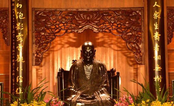 不腐肉身之谜头发指甲还在生长，是神秘的吉祥天母转世真身？（科