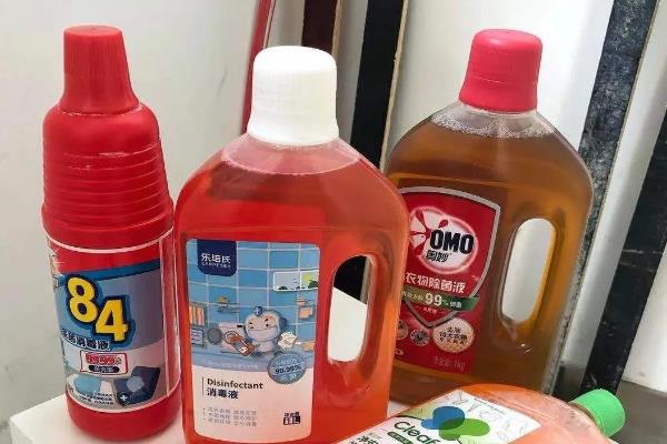 消毒液和洗衣液一起使用行不行?易把彩衣服漂白(不建议)