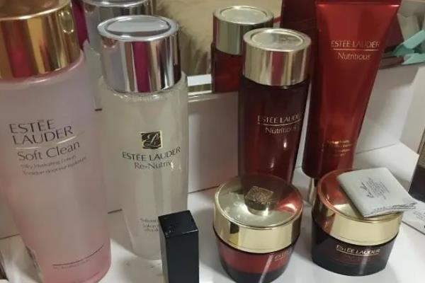 化妆品可以托运吗?单件超过100毫升不能带上飞机