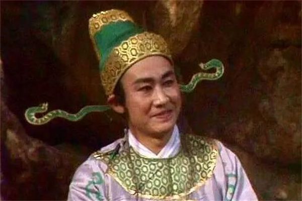 白衣秀士：本是一条白花蛇(比较弱小的妖怪)