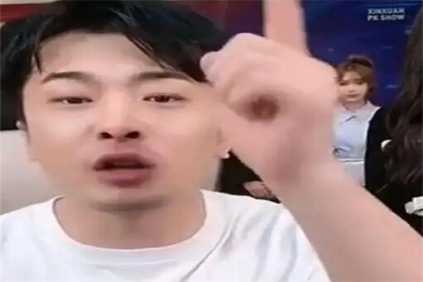辛巴为什么直播封禁?售卖假燕窝(与平台叫板)