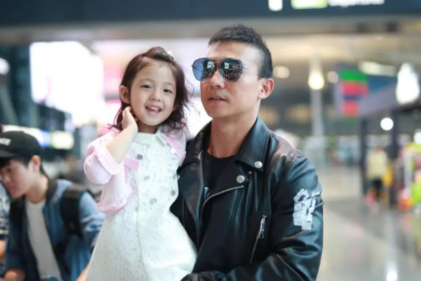 刘畊宏为什么定居上海：事业版图在上海(为了孩子教育)