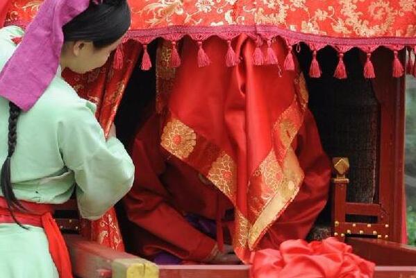 古代女子出嫁前看的画册 嫁妆图(用来了解房事)