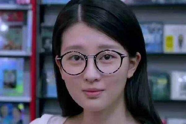 清汤挂面女是什么意思(朴素、不做任何装饰的女子)