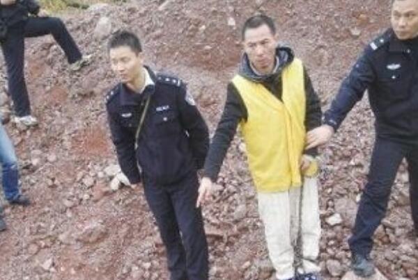 湖南杀人烹尸案全过程：抢劫和杀人(肢解烹煮3天3夜)