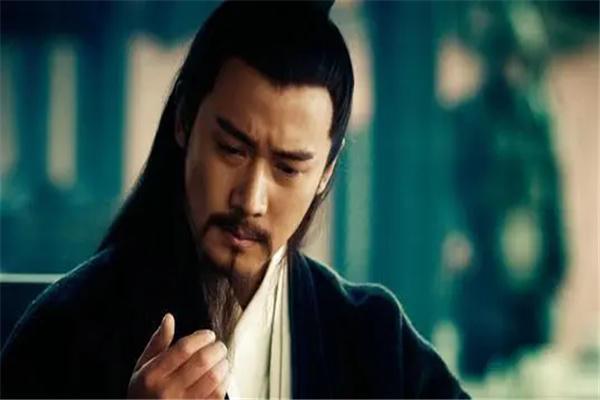 诸葛亮墓挖出惊人秘密：一把羽扇（转移盗墓贼的注意力）