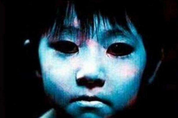 全球最恐怖的十大鬼片：咒怨排名第一(山村老尸上榜)