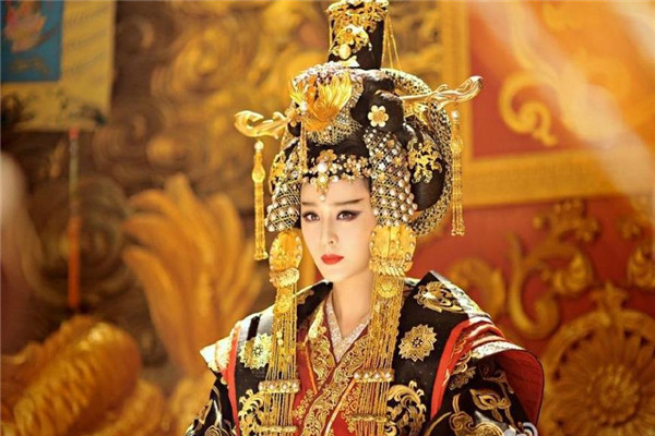 武则天的墓地葬在哪里：葬在陕西梁山的乾陵（与李治合葬）