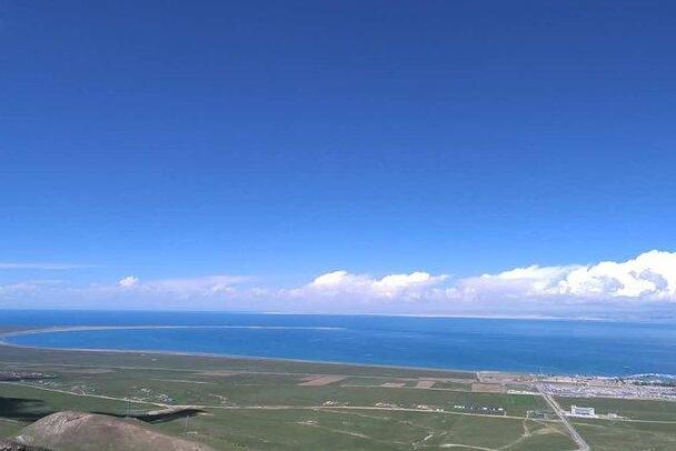 中国最大的咸水湖:青海湖，约4583平方公里