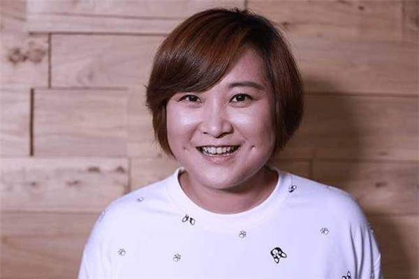 有两个梨涡的女人都好命是真的吗 据说可以旺夫（传言）
